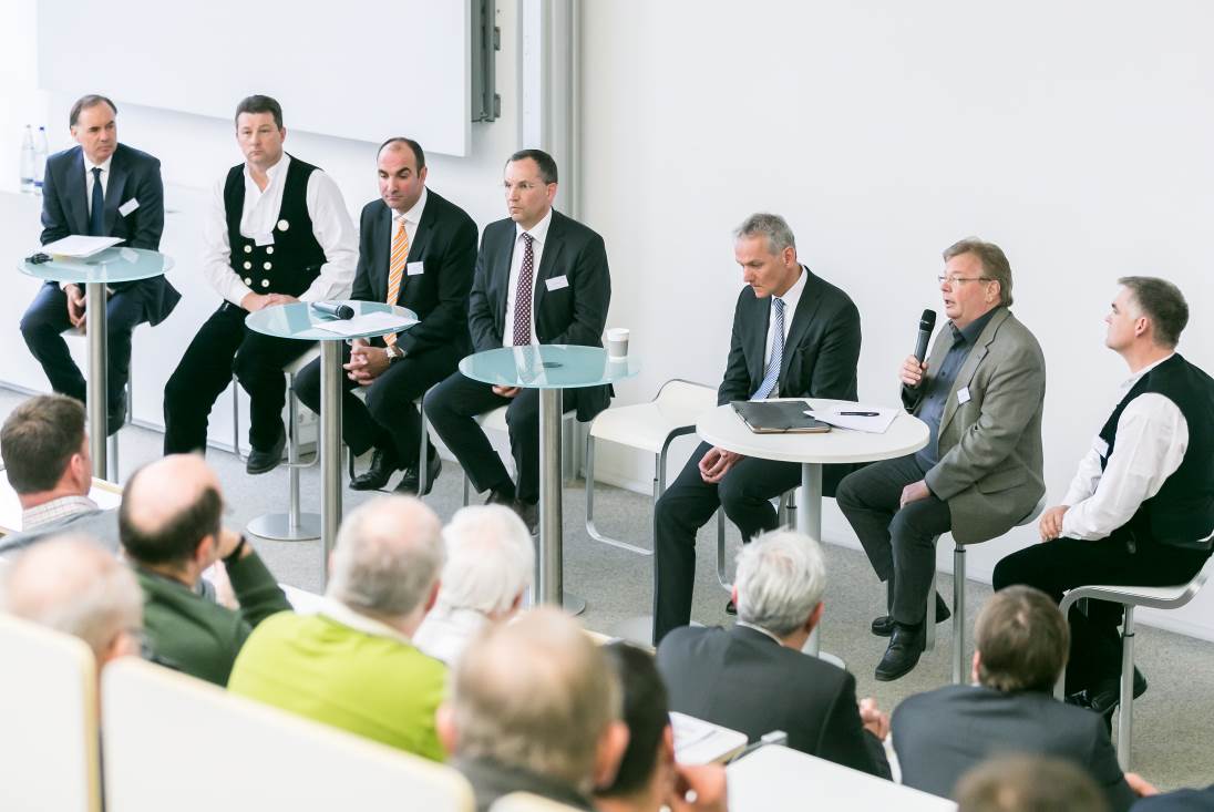 PM_ERLUS_Forum_Bild_4